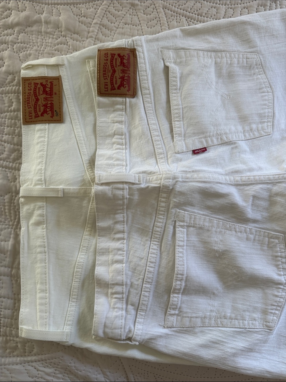 Levi's White Men's Relaxed Jeans with Signature Patch